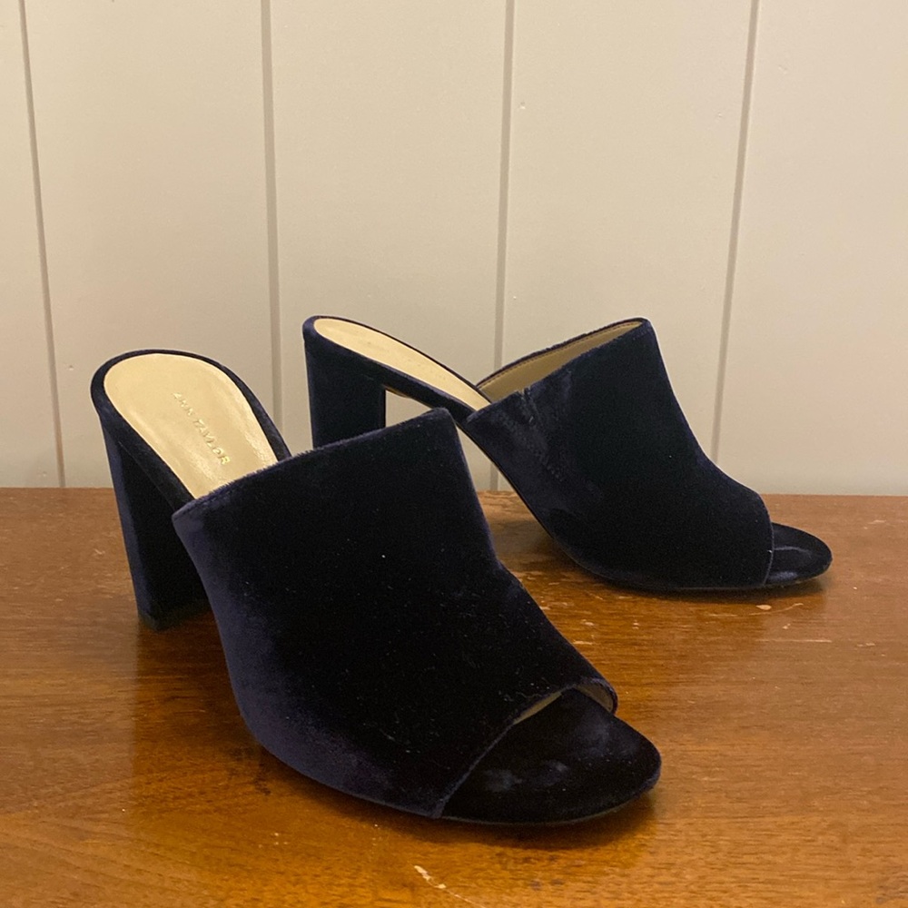 Ann Taylor Hayden Velvet Heeled Mules Size 8 1/2